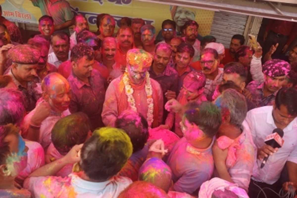 उपराष्ट्रपति धनखड़ और लोक सभा अध्यक्ष बिरला ने देशवासियों को दी होली की शुभकामनाएं